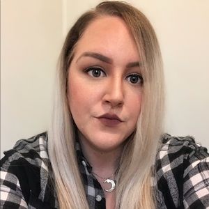 Meet your Posher, Whitney